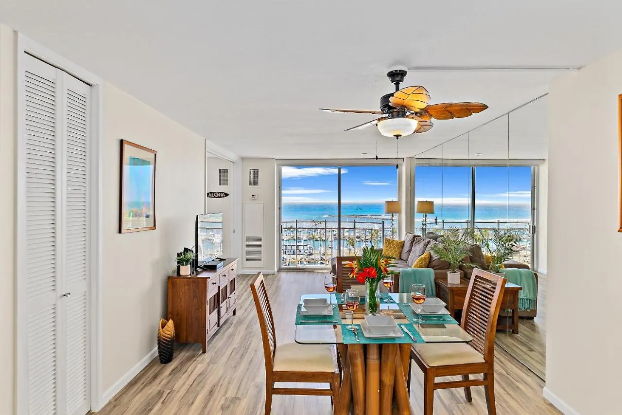 Stunning 1Br Ocean View Condo At Ilikai Marina Honolulu