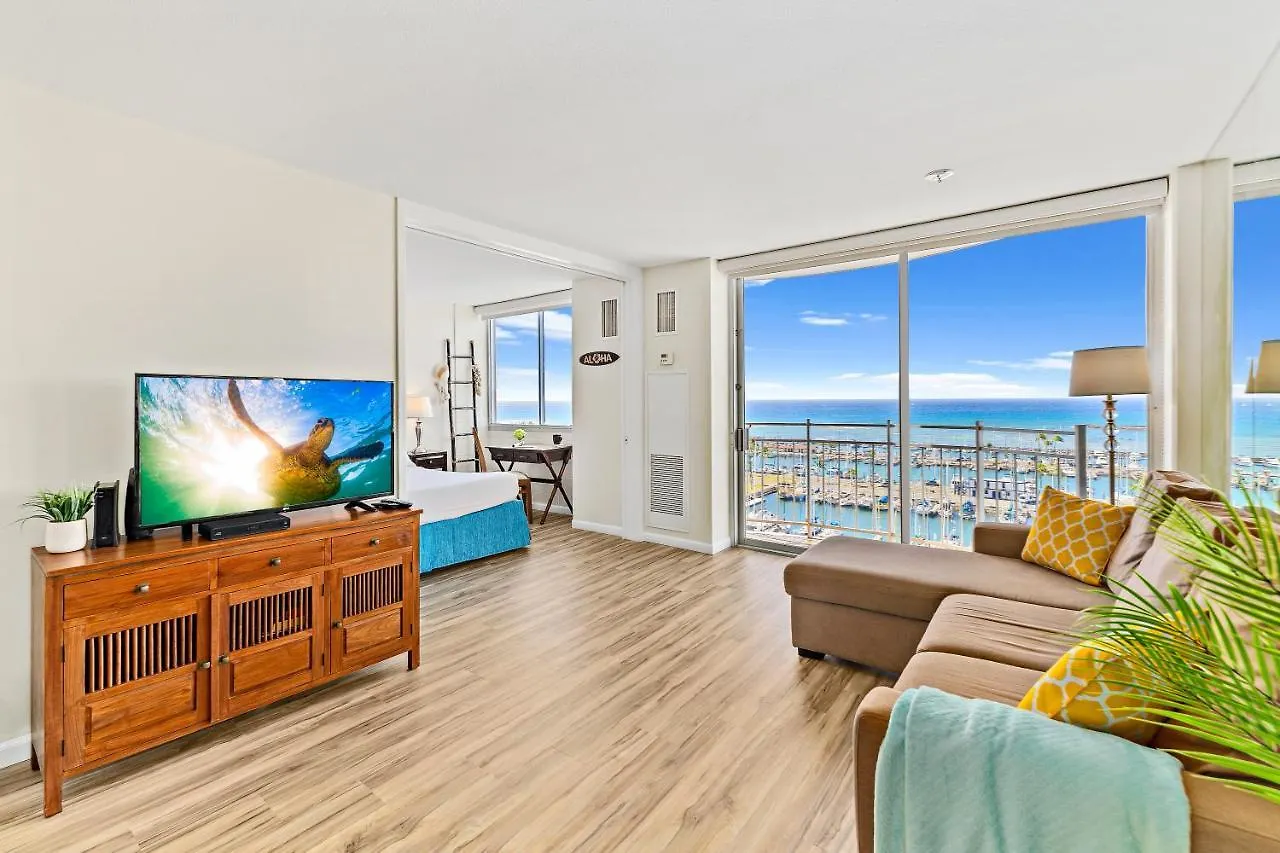 Stunning 1Br Ocean View Condo At Ilikai Marina Honolulu